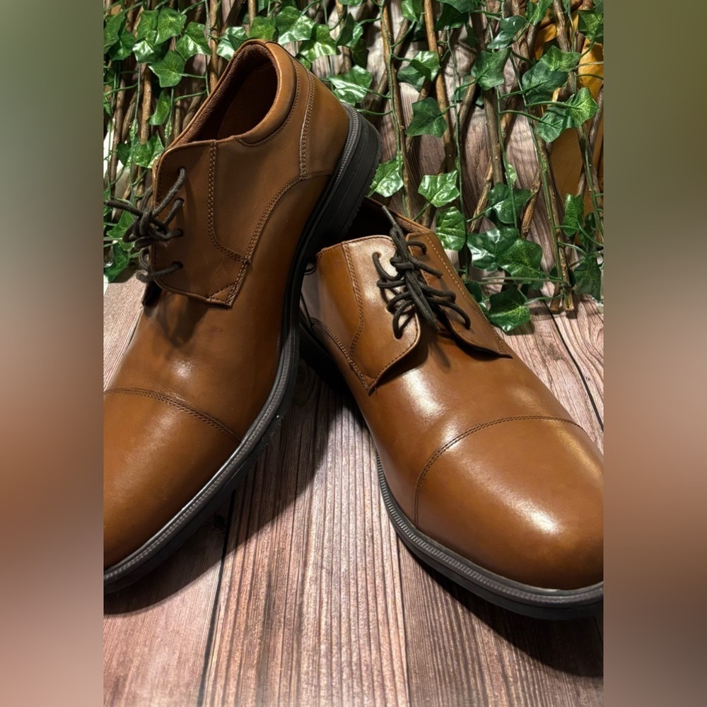 Rockport in rich chestnut brown Tan real Leather Oxford dress Shoes for Men